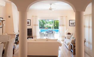 174 Gramacho Immaculately Presented Villa With P