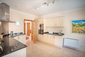 174 Gramacho Immaculately Presented Villa With P