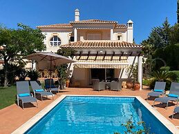 174 Gramacho Immaculately Presented Villa With P