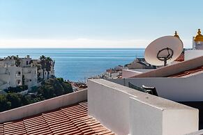 Lily Fabulous 1 BED APT With Roof Terrace Pool