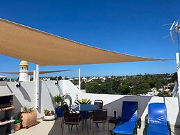 Lily Fabulous 1 BED APT With Roof Terrace Pool