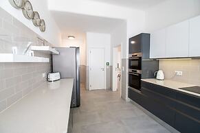Lavanda Magnificent Five Bedroom Villa in Carvoe