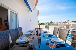 32A Vale do Milho Stunning Detached Villa Close