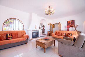 32A Vale do Milho Stunning Detached Villa Close