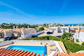 32A Vale do Milho Stunning Detached Villa Close