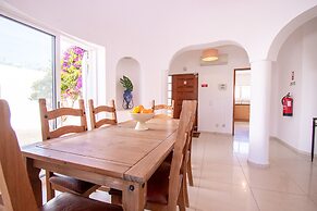 32A Vale do Milho Stunning Detached Villa Close