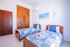 32A Vale do Milho Stunning Detached Villa Close