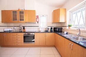 32A Vale do Milho Stunning Detached Villa Close