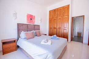 32A Vale do Milho Stunning Detached Villa Close