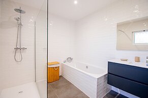 32A Vale do Milho Stunning Detached Villa Close