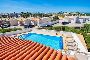 32A Vale do Milho Stunning Detached Villa Close