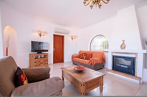 32A Vale do Milho Stunning Detached Villa Close