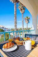 99B Hibiscus in Carvoeiro