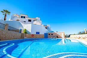 99B Hibiscus in Carvoeiro