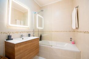 99B Hibiscus in Carvoeiro