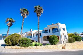 99B Hibiscus in Carvoeiro