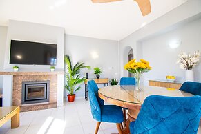 99B Hibiscus in Carvoeiro