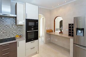 Floresta Fabulous Villa Close to Beach and Golf