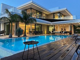 2 Rua das Palmas Luxurious Stylish and Modern L