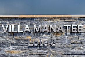 Manatee Modern Luxurious Villa