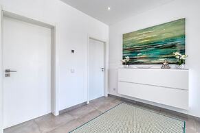 Manatee Modern Luxurious Villa