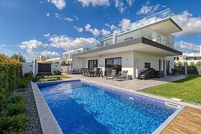Manatee Modern Luxurious Villa