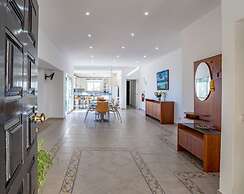 7 Club Atl Ntico Fabulous Five Bedroom Villa WI