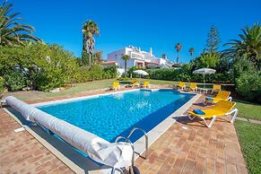 7 Club Atl Ntico Fabulous Five Bedroom Villa WI