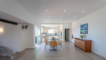 7 Club Atl Ntico Fabulous Five Bedroom Villa WI