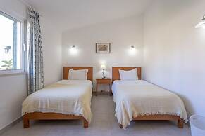 7 Club Atl Ntico Fabulous Five Bedroom Villa WI