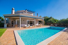 Casa Bela Vista in Est Mbar