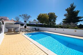 61 vdm Superb Villa on Vale do Milho With Heated