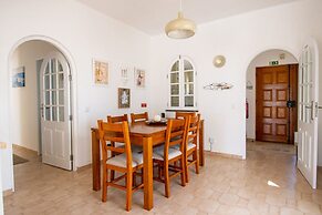 61 vdm Superb Villa on Vale do Milho With Heated