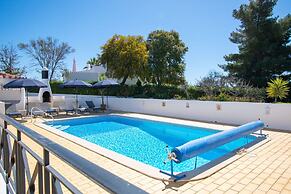 61 vdm Superb Villa on Vale do Milho With Heated