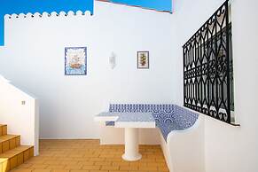 61 vdm Superb Villa on Vale do Milho With Heated