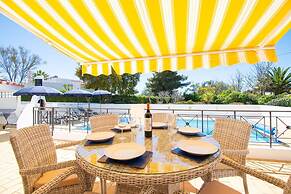 61 vdm Superb Villa on Vale do Milho With Heated