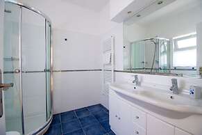 61 vdm Superb Villa on Vale do Milho With Heated