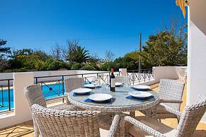 61 vdm Superb Villa on Vale do Milho With Heated