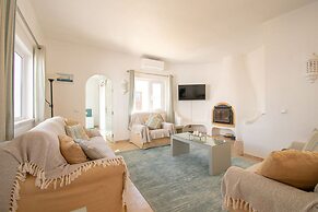 61 vdm Superb Villa on Vale do Milho With Heated