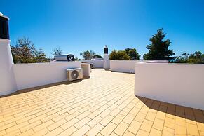 61 vdm Superb Villa on Vale do Milho With Heated