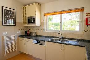 61 vdm Superb Villa on Vale do Milho With Heated