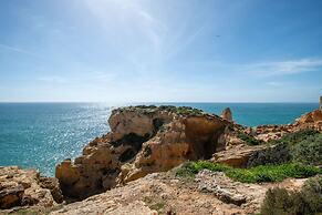 61 vdm Superb Villa on Vale do Milho With Heated