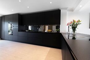 7 Boa Nova Immaculately Presented TWO Storey TOW