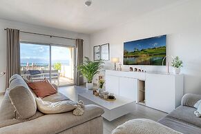 7 Boa Nova Immaculately Presented TWO Storey TOW