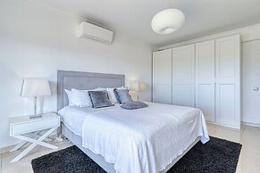 7 Boa Nova Immaculately Presented TWO Storey TOW