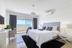 7 Boa Nova Immaculately Presented TWO Storey TOW