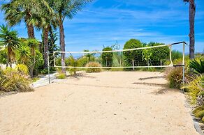 7 Boa Nova Immaculately Presented TWO Storey TOW