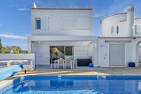 66 ADM Clara Beautifully Renovated Villa