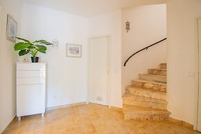 99 ADM Casa Mendes Fabulous Townhouse With Share