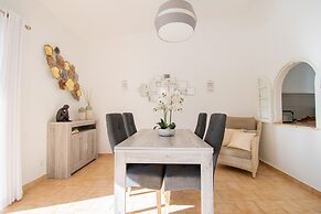 99 ADM Casa Mendes Fabulous Townhouse With Share